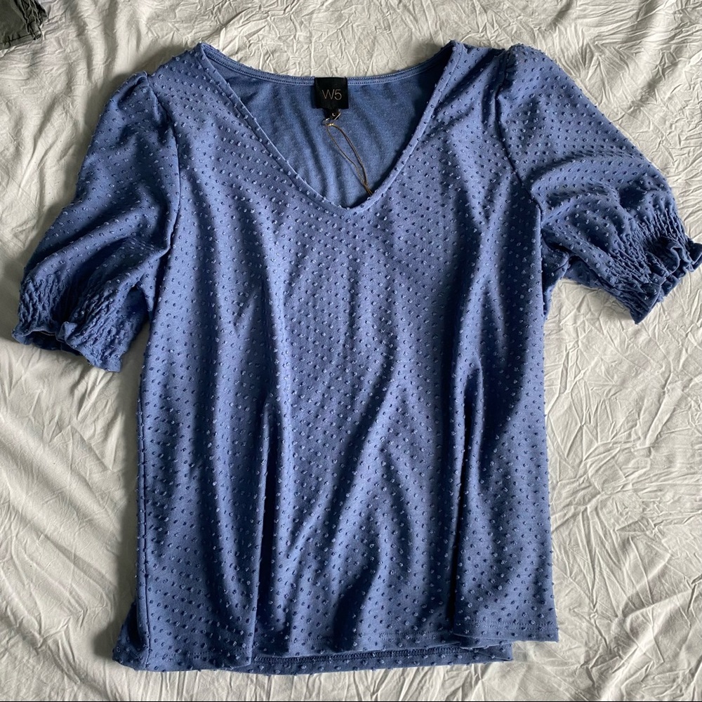 Blue dot top